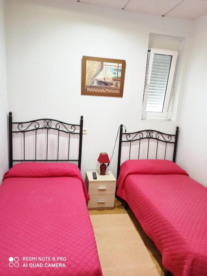 Pension La Parada Fabero Екстер'єр фото