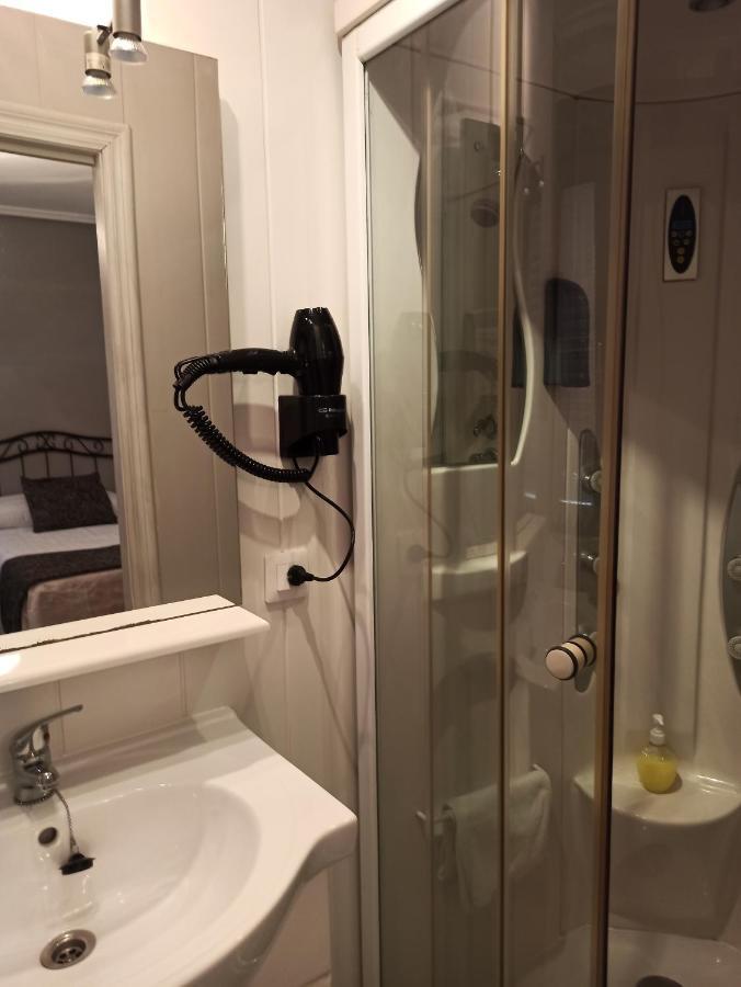Pension La Parada Fabero Екстер'єр фото