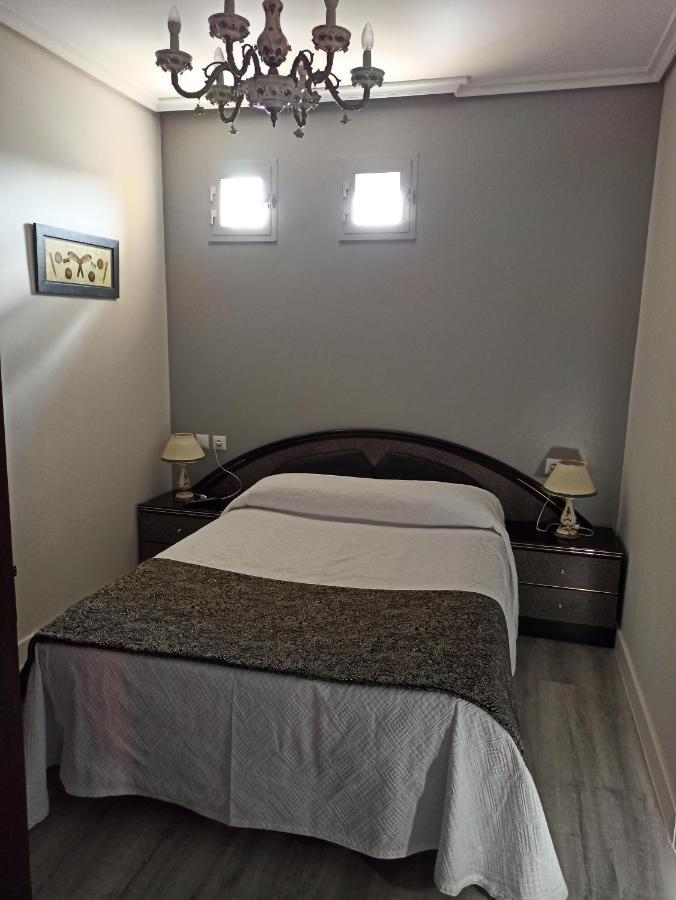 Pension La Parada Fabero Екстер'єр фото